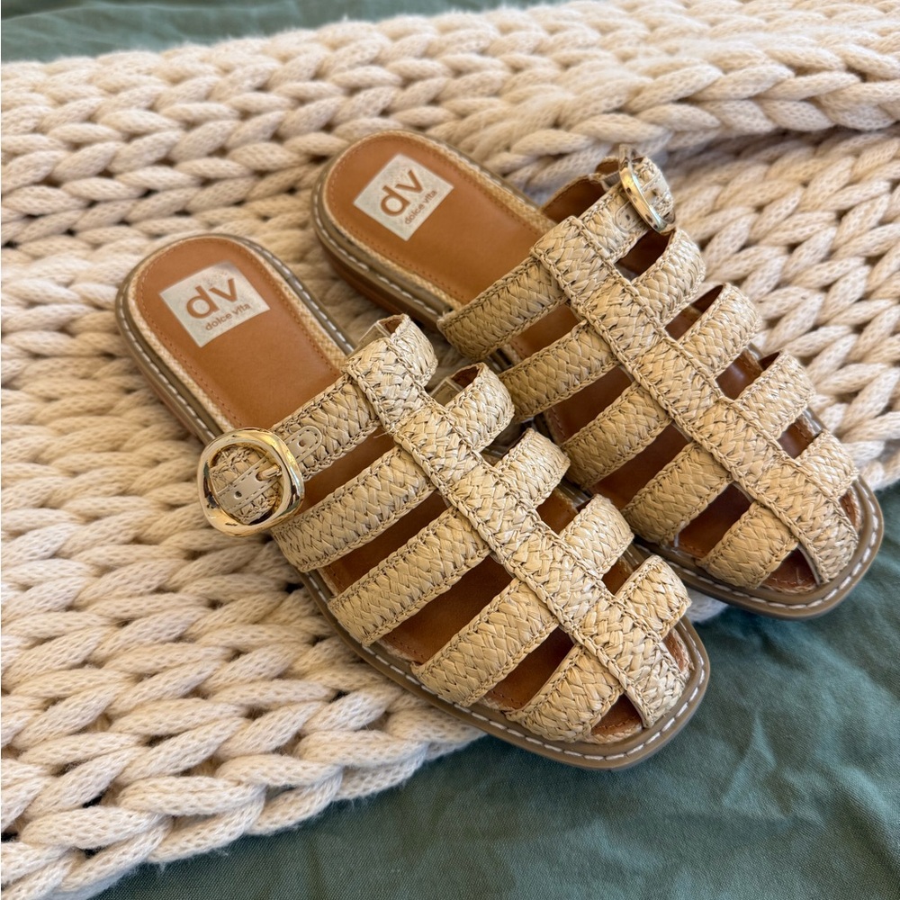 DV by Dolce Vita Fyona Fisherman Flat Mule Sandal Size 7.5 in raffia